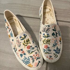 Lightly Used Pair of Keds Paper Rifle Co Slip on Tennis Shoes in 7.5 Floral